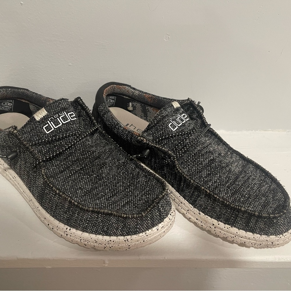 Men’s black Hey Dudes Size 10
